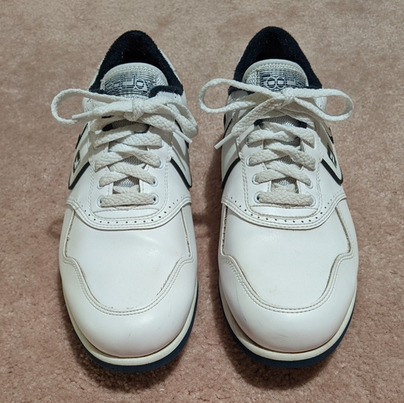Vintage Footjoy Golf Shoes - Picture 3 of 7